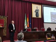 El Director General de COMPUTAEX ofrece la conferencia de apertura de ICSOC 2022 en el paraninfo de la Universidad de Sevilla